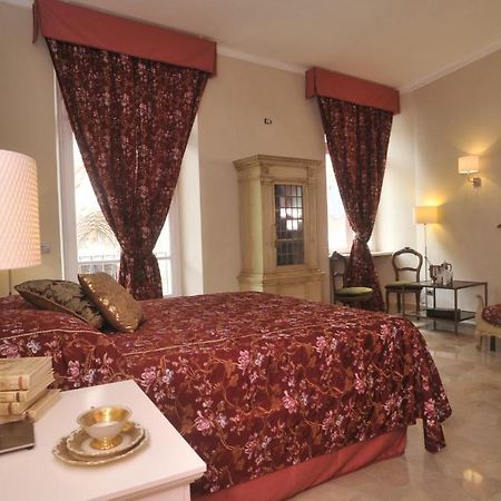 Relais Al Bel San Domenico Bed and Breakfast Άλμπα Δωμάτιο φωτογραφία