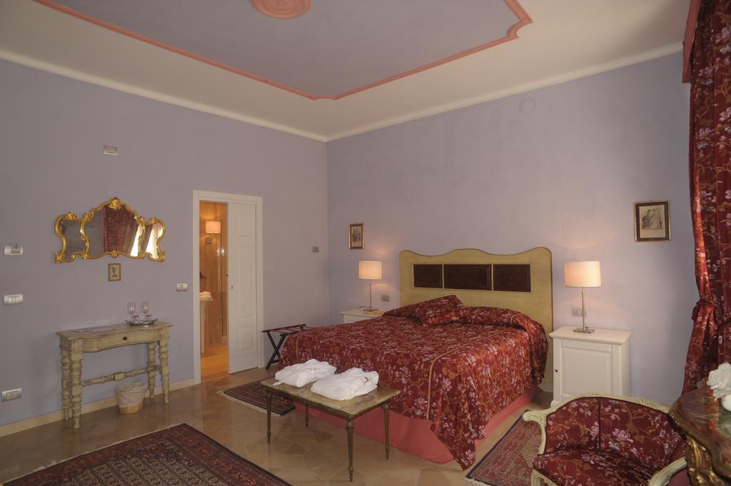 Relais Al Bel San Domenico Bed and Breakfast Άλμπα Δωμάτιο φωτογραφία