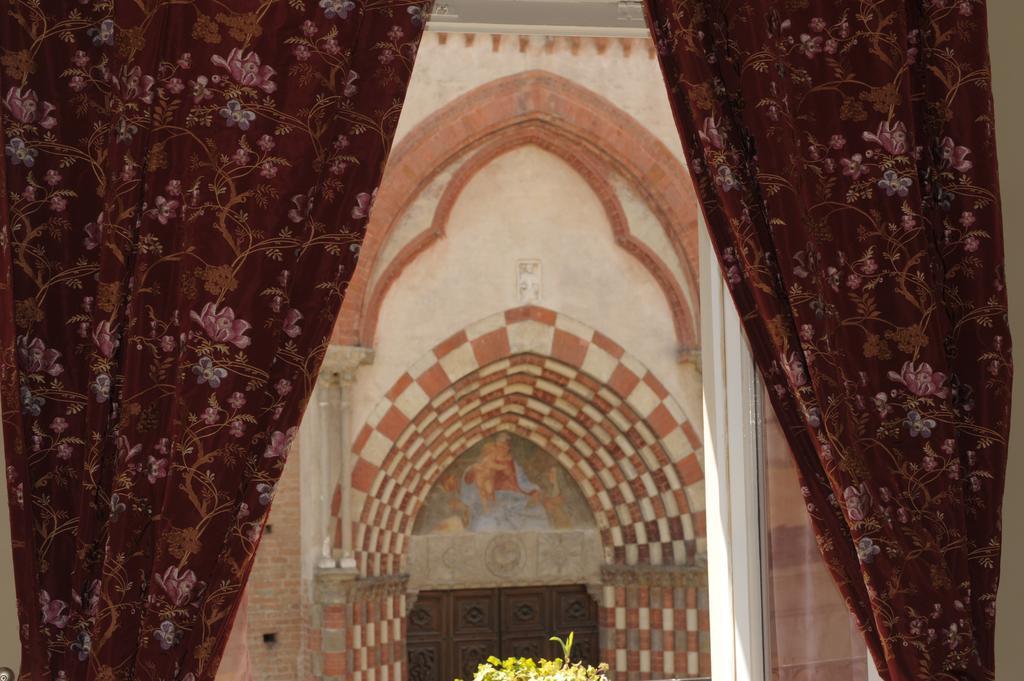 Relais Al Bel San Domenico Bed and Breakfast Άλμπα Δωμάτιο φωτογραφία