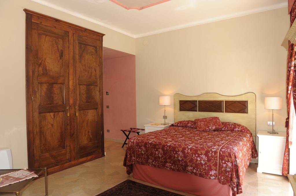 Relais Al Bel San Domenico Bed and Breakfast Άλμπα Δωμάτιο φωτογραφία