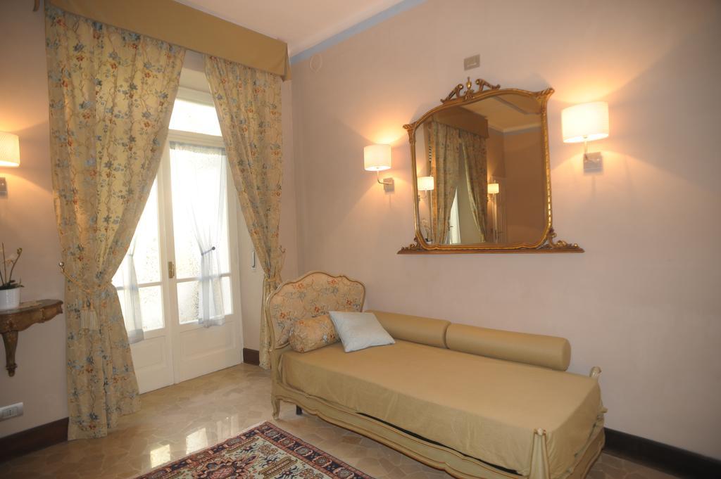 Relais Al Bel San Domenico Bed and Breakfast Άλμπα Δωμάτιο φωτογραφία