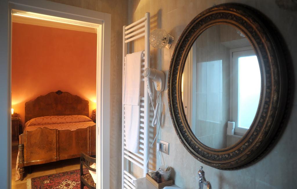Relais Al Bel San Domenico Bed and Breakfast Άλμπα Δωμάτιο φωτογραφία